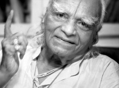 Joga jest fundamentem, wywiad z B.K.S. Iyengarem, przeprowadzony przez Ivana Zassourskiego w 2009 roku w Moskwie